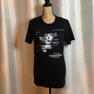 Taylor Swift Reputation stadium tour t-shirt